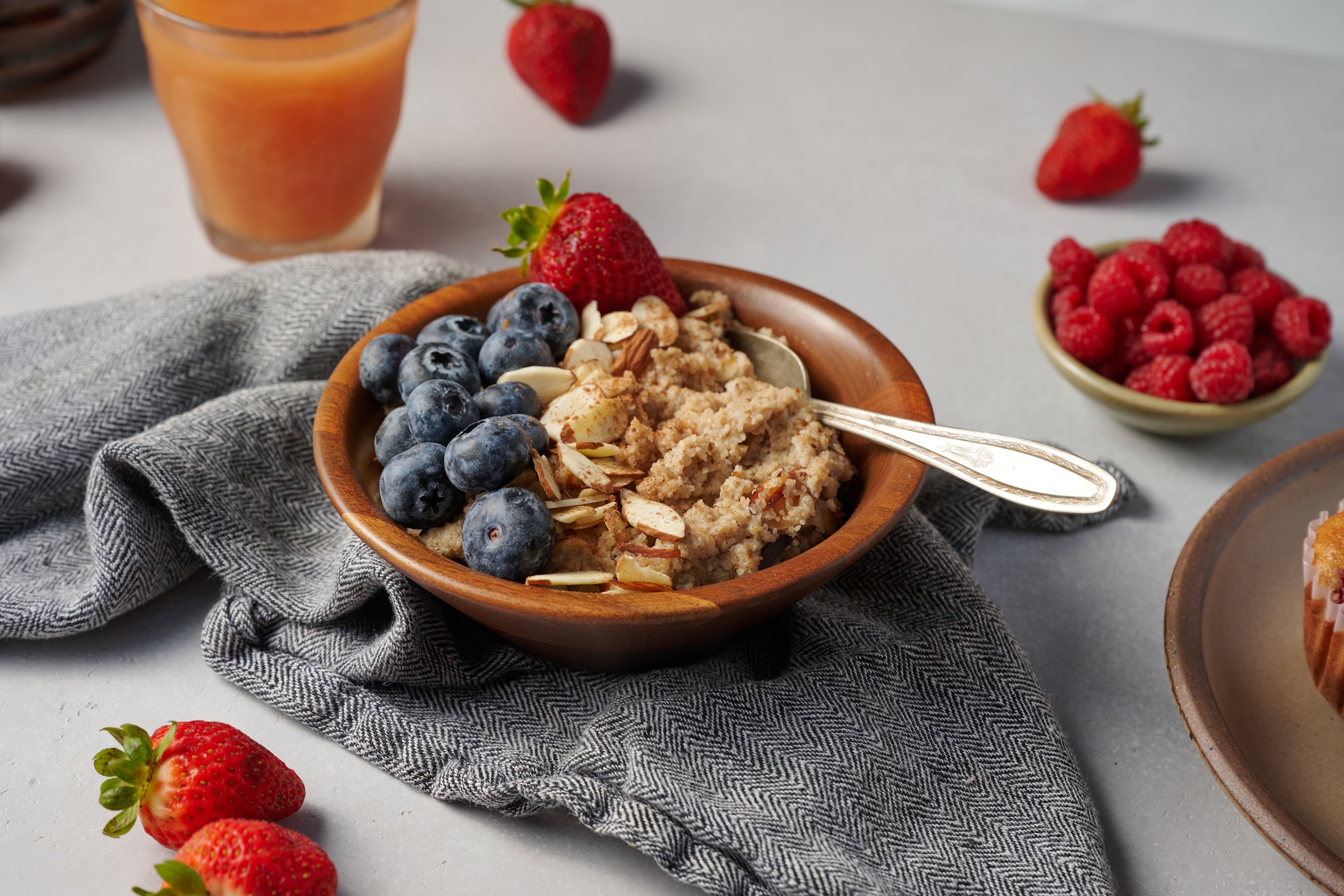 Creamy Blueberry Almond Fonio Porridge